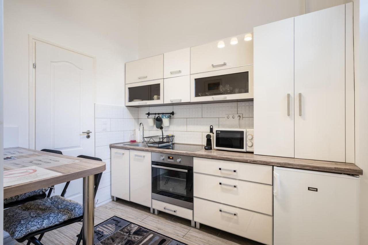 Stella Apartment Будапеща Екстериор снимка